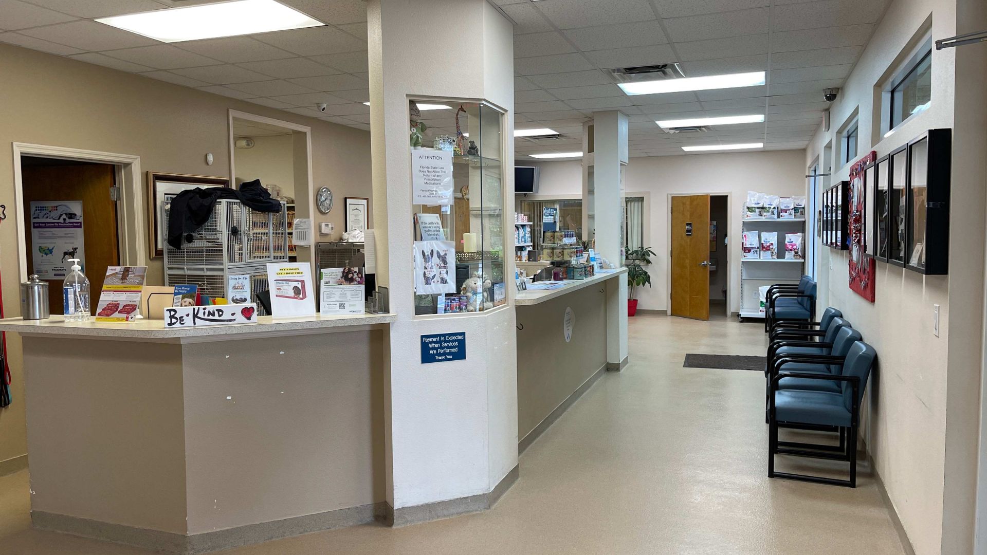 Cocoa Veterinary Hospital Reception area