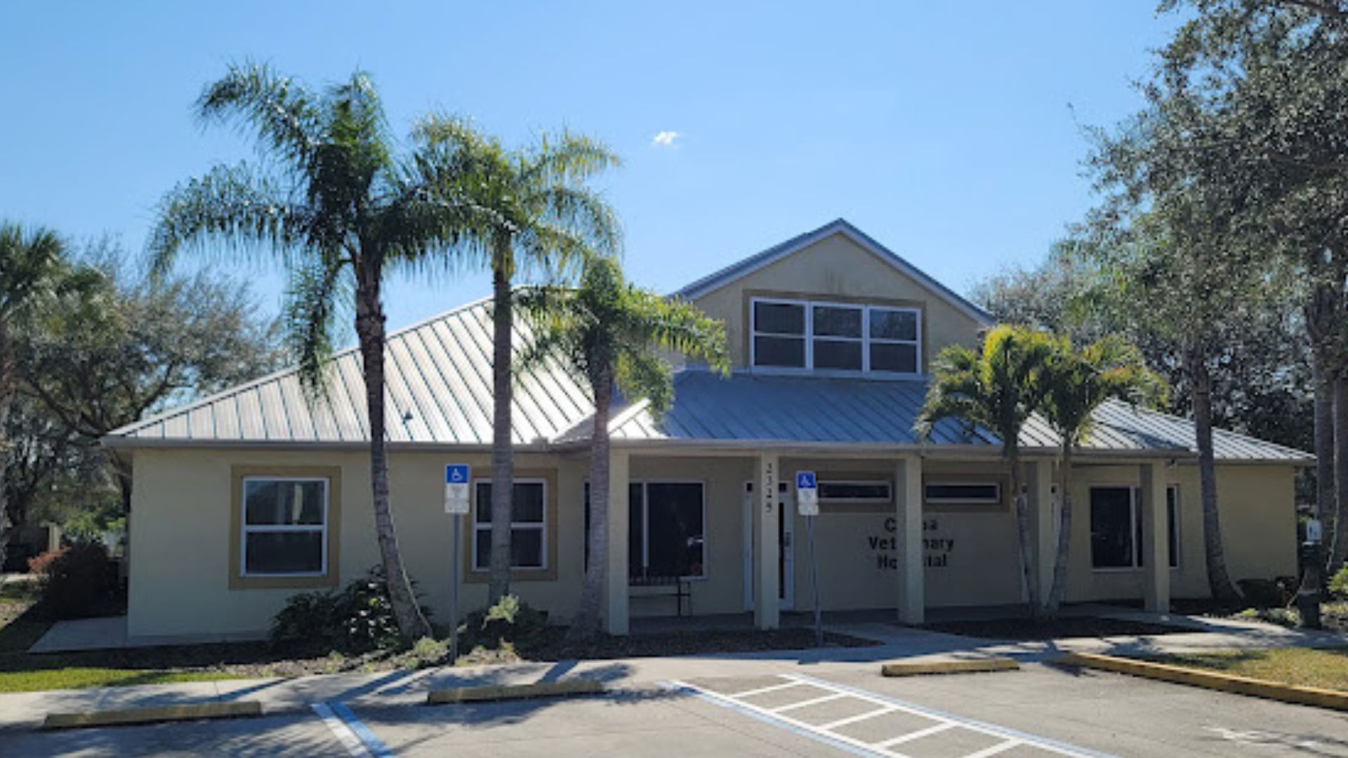 Cocoa Veterinary Hospital front view